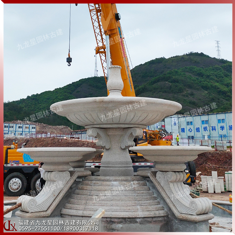 黃銹石石雕噴泉圖片