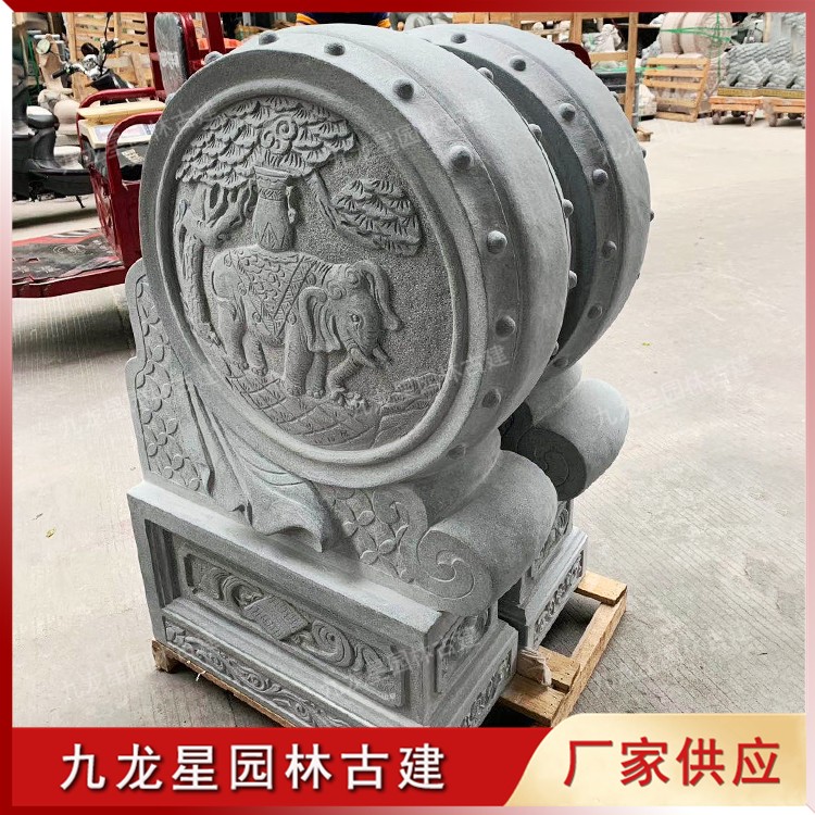 1623048977528799.jpg 青石雕刻門(mén)當(dāng)抱鼓石圖片